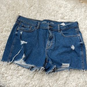 Old Navy Mid Rise Boyfriend jean shorts. Size 10.